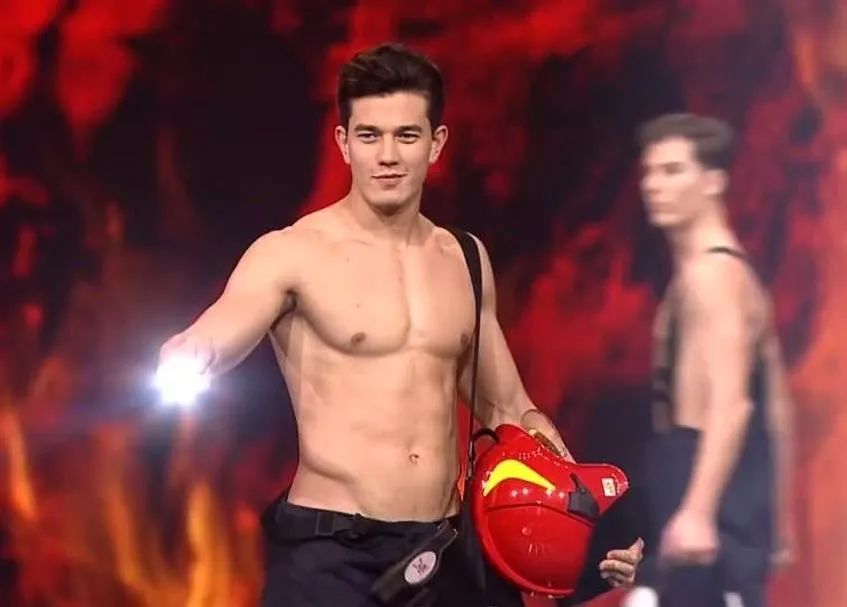 鍥涘窛鎴愰兘璇枃鑰佸笀,鎴愰兘璇枃鑰佸笀