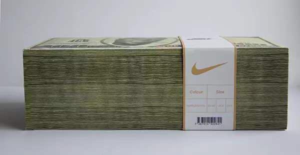 当弟弟们还在排队抢鞋的时候，*靠我**着这些千元鞋盒甩他们十年