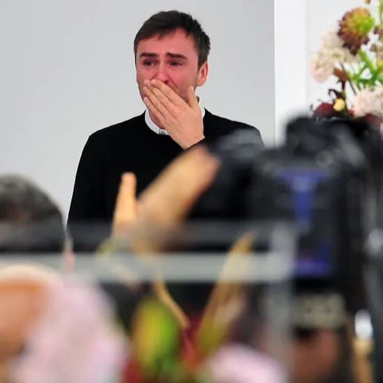 rafsimons目前的职务,rafsimons现在转到哪里了