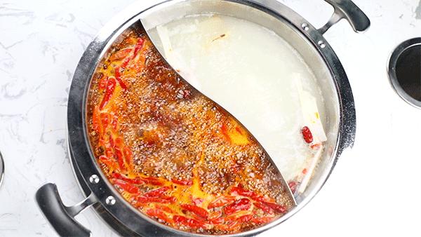 帝都惊现奇葩串串！神奇鸭肠会悬浮？！大牌口红用来吃...