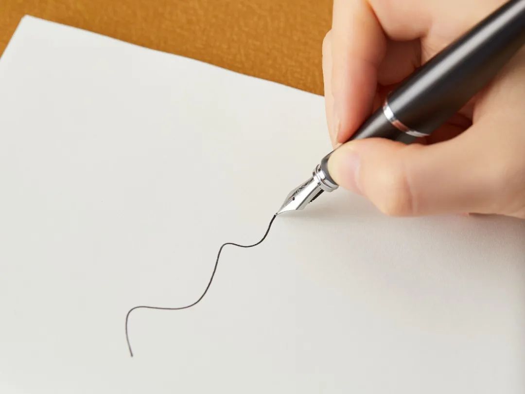 钢笔在多久就发明了,钢笔怎么发明的呢