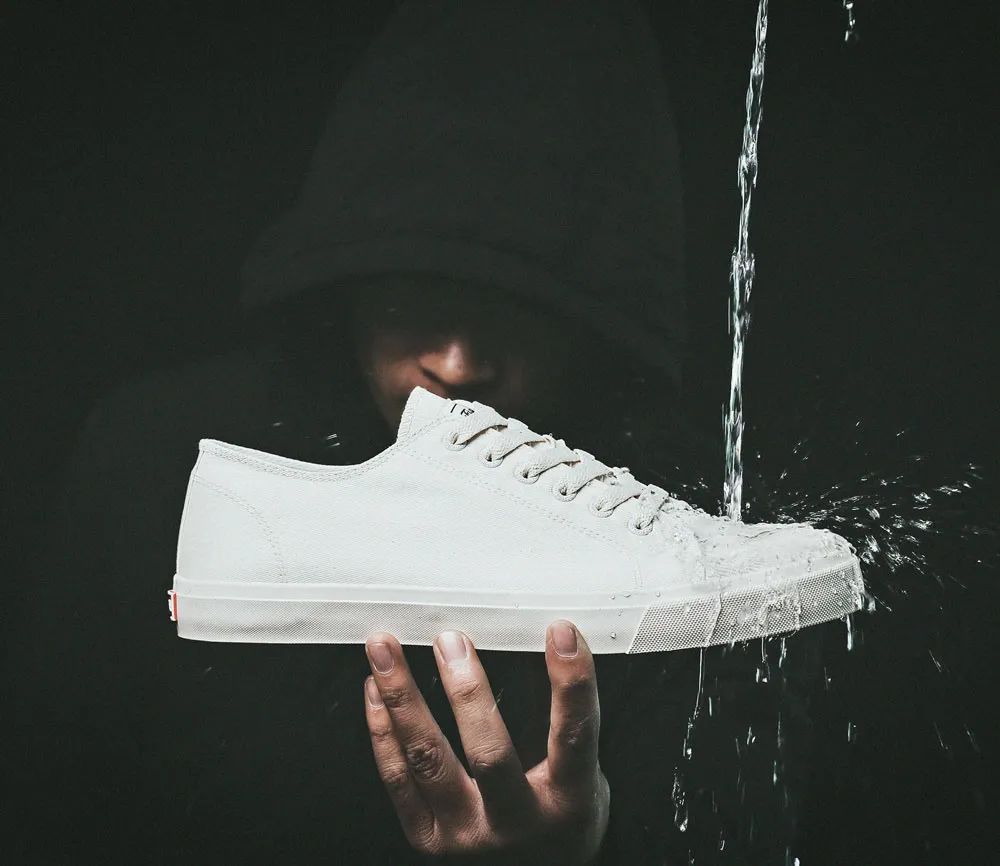 英国的小白鞋,帆布不系鞋带小白鞋