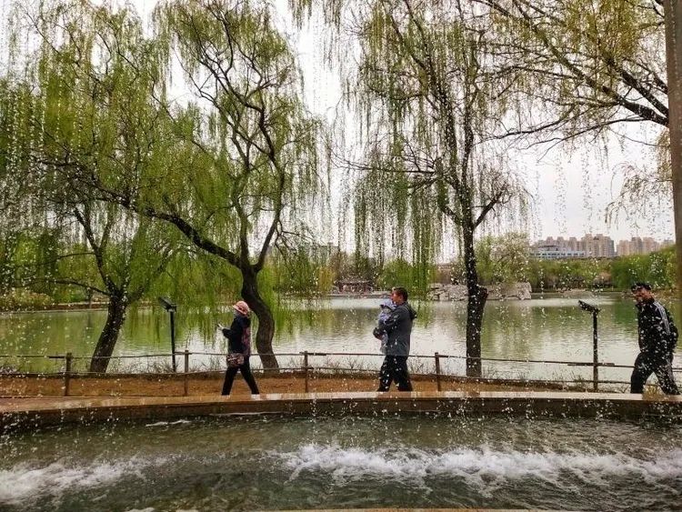 走出家门享受阳光明媚,走出家门畅游祖国大好河山