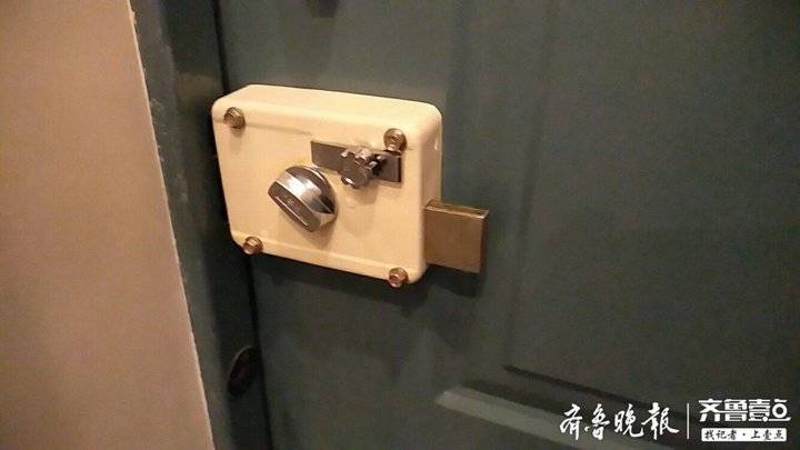 叫师傅上门开锁多少钱换锁,叫开锁师傅整个换锁多少钱