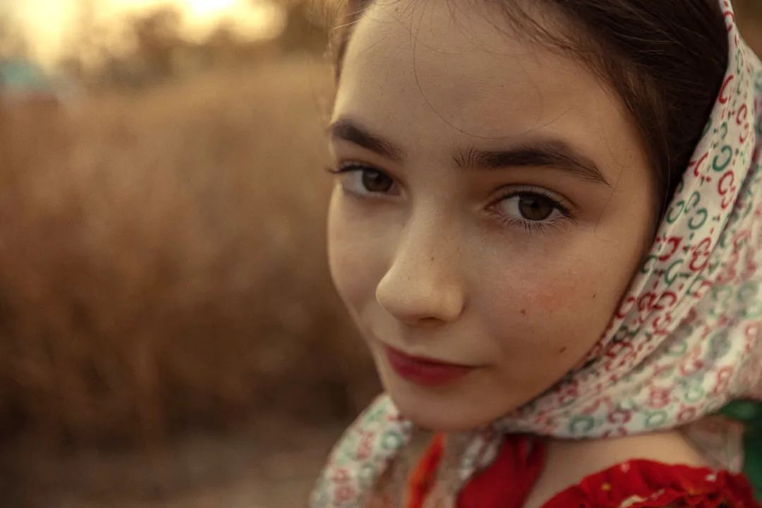 摄影师拍摄小道具,摄影师拍摄道具视频