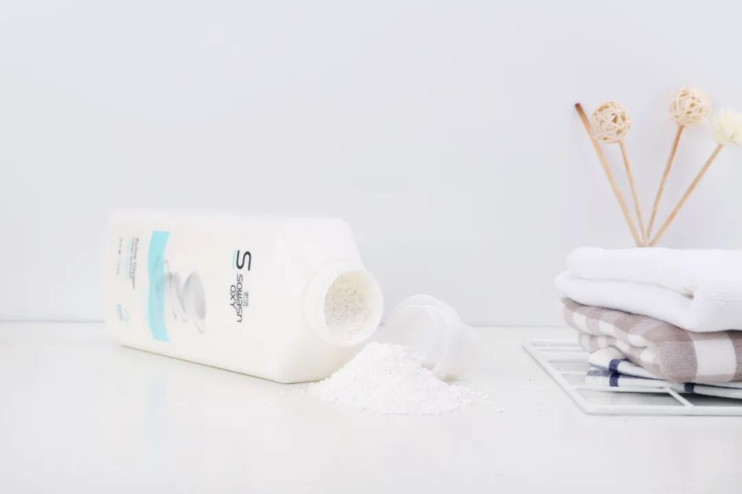 再也不怕衣服起皱了,发黄t恤清洗小窍门