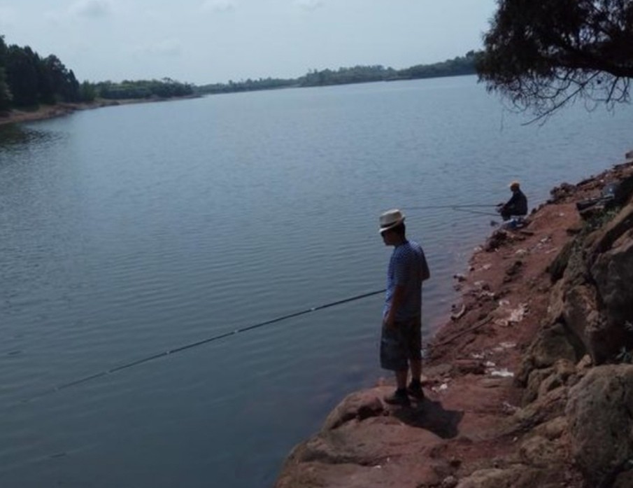 钓大草鱼如何起竿,钓大草鱼诀窍揭秘