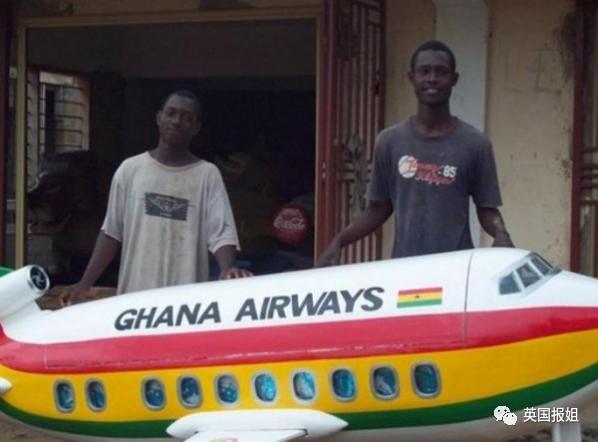 黑人老哥边蹦迪边抬棺材，为啥这个国家的葬礼这么嗨