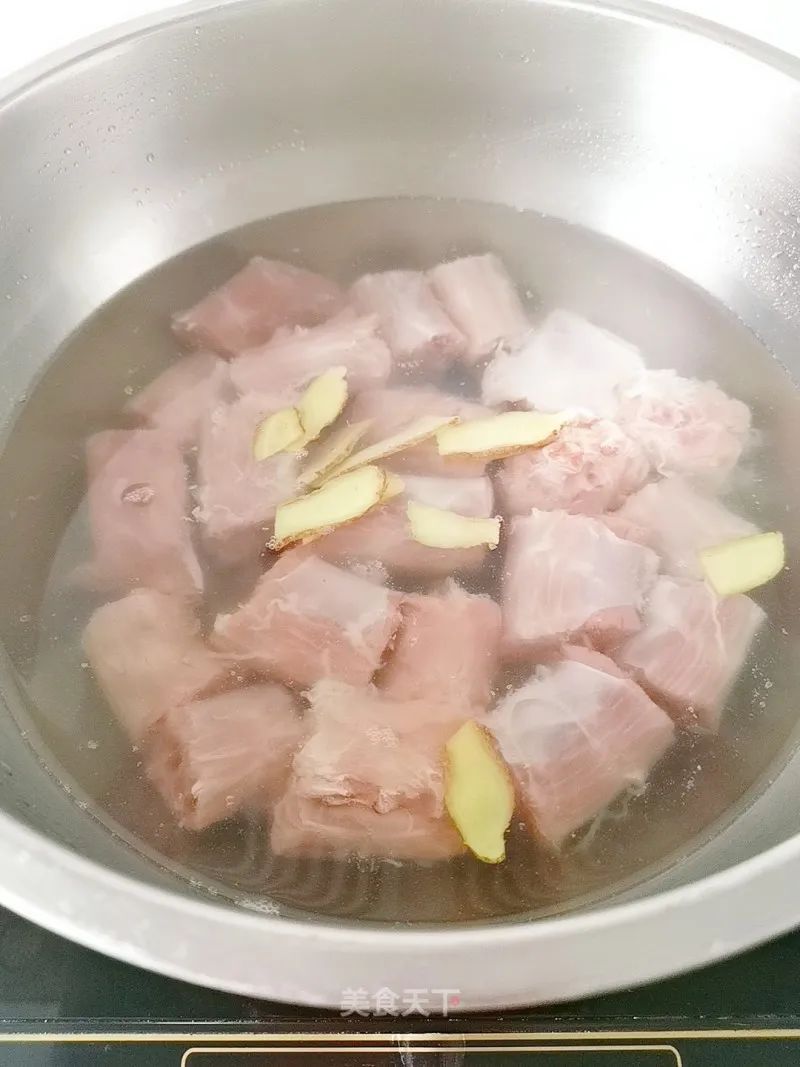 无任何添加的卤鸭货,刚卤出来的鸭货比较麻