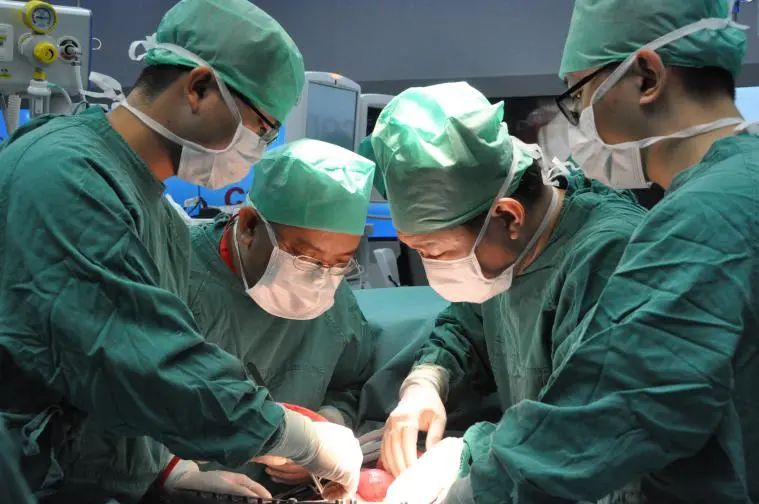 老人结肠癌晚期做了造口,76岁老人造口手术