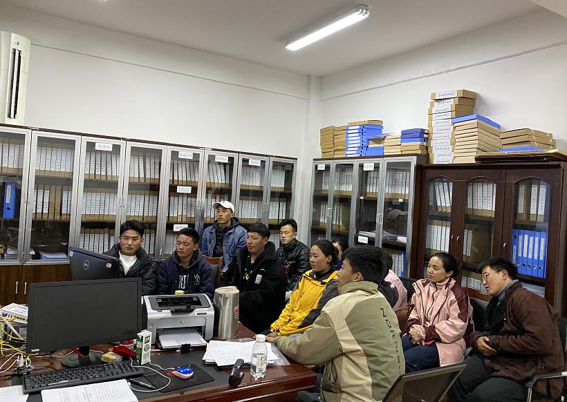 空无一人的台下，57万人流泪聆听~“逆行与坚守，甘孜战疫故事”温暖“云”讲述