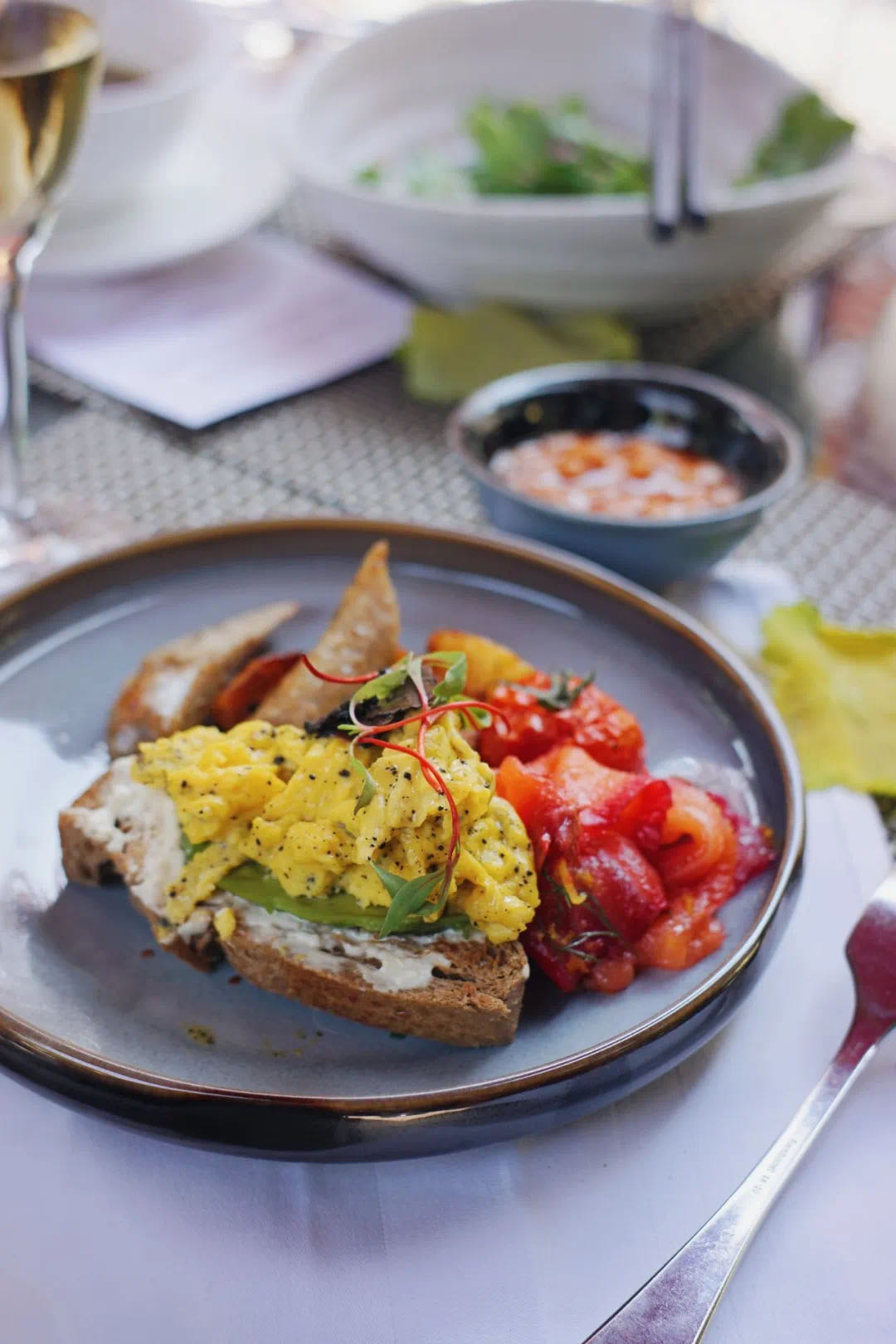 酒店复苏观察④｜周边游直播热销的春风中，杭州四季酒店的奢华坚守