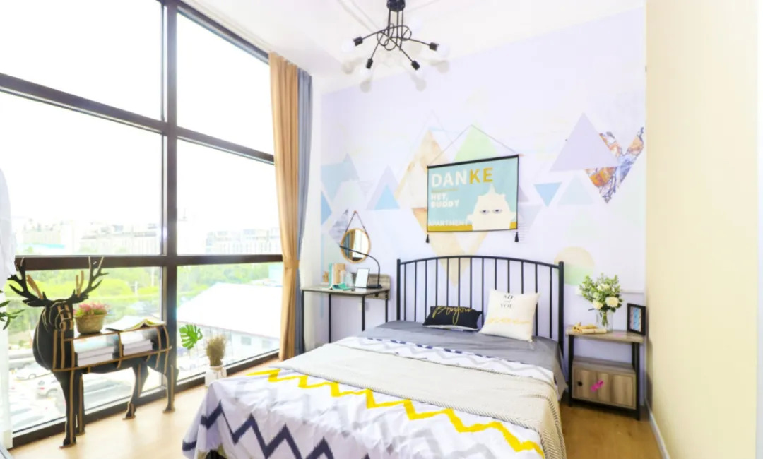 鎾曟帀澧欏鐨勭焊澧欑毊鎺夎惤,鎾曟帀鐢荤毊闇插嚭楠ㄥご