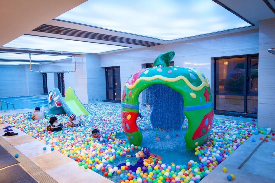 「温泉盛宴狂欢开启」只需28.1元!金水湾金水湾超大浴场两万平(单人洗浴+游泳),游玩旅行的快乐,内含洗浴,游泳,汗蒸,大屏观影