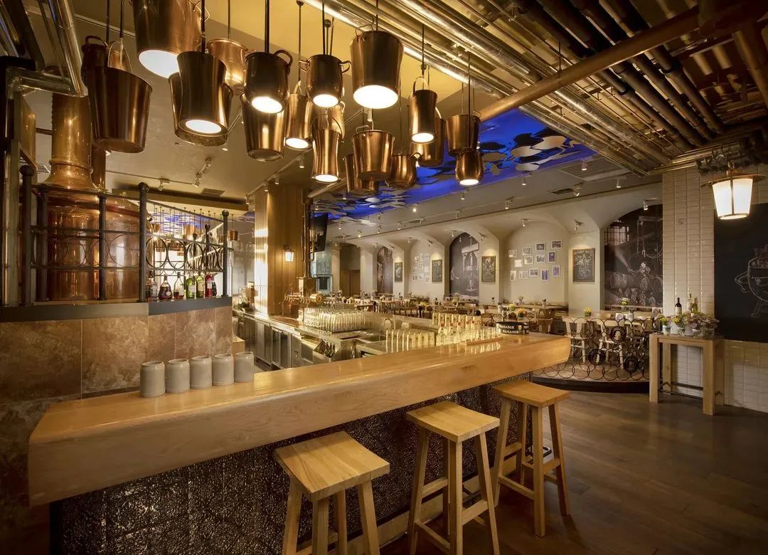 不热不堵人不多,城中开房度假难道不够爽吗?丨寻味