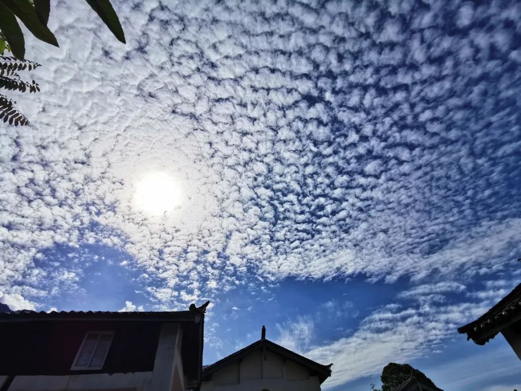 香格里拉家乡,香格里拉蓝天白云美景