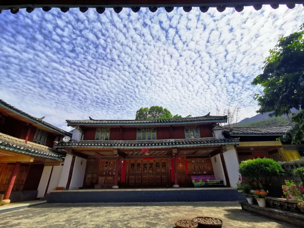 香格里拉家乡,香格里拉蓝天白云美景