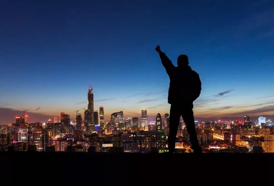 全民「转行」浪打浪,前浪后浪都晾在沙滩上