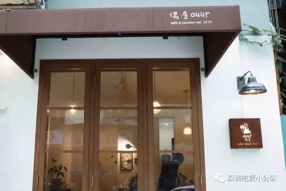 开门就排队的茶饮店,开门就排队的烧烤大鹏