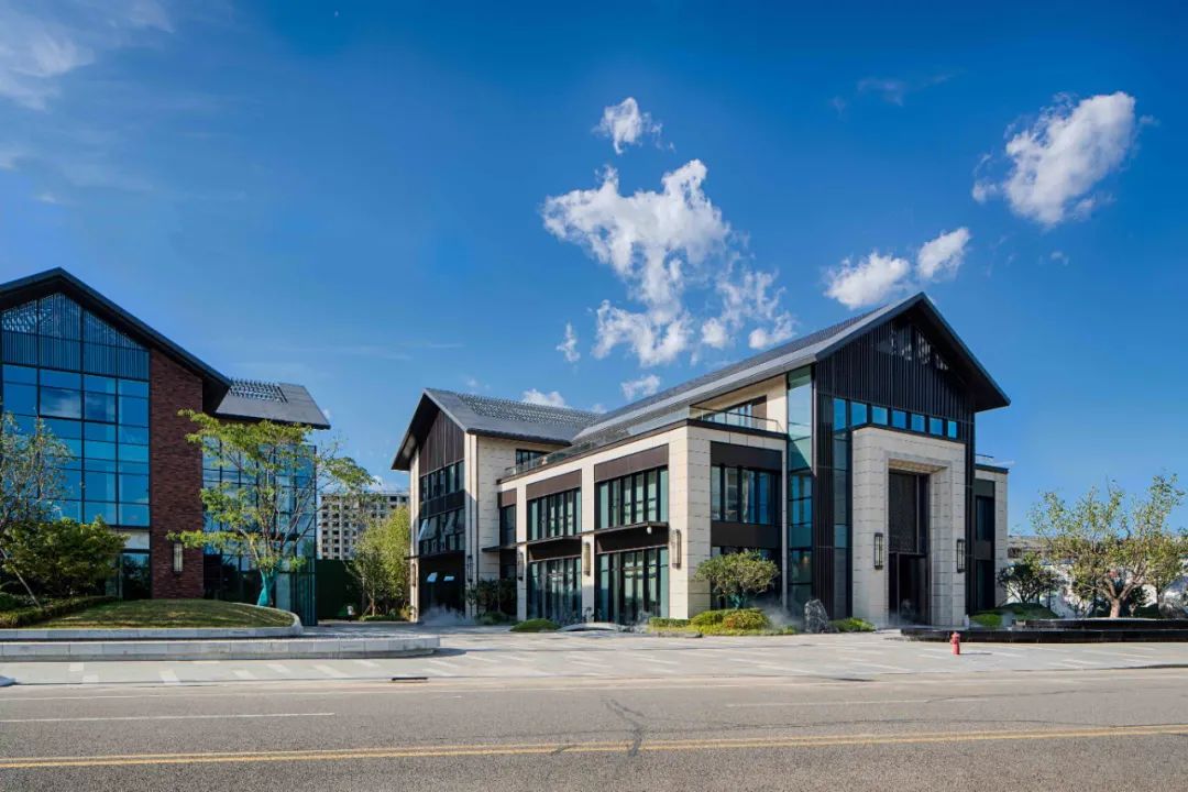 中储、中骏、雍鑫、碧桂园用爱做续，圆“白衣天使”筑家梦