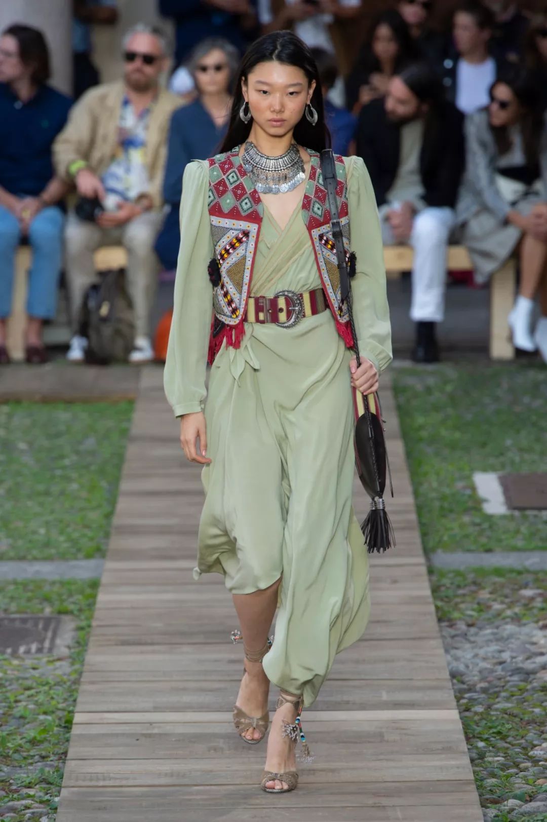 色彩趋势｜2020十大流行色彩趋势与搭配指南