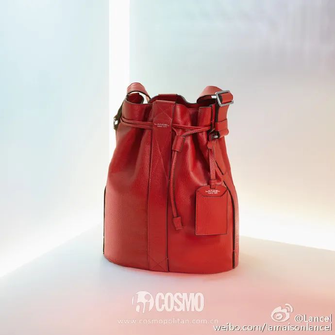 宋祖儿的包包里有什么,宋祖儿包包里面的东西