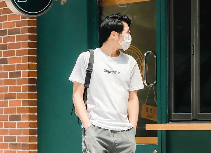 supreme短袖明星同款,明星都在穿的t恤