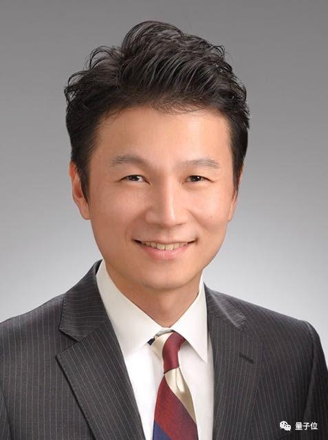 哆啦a梦在口袋里掏出玩具,哆啦a梦在口袋里掏出核弹