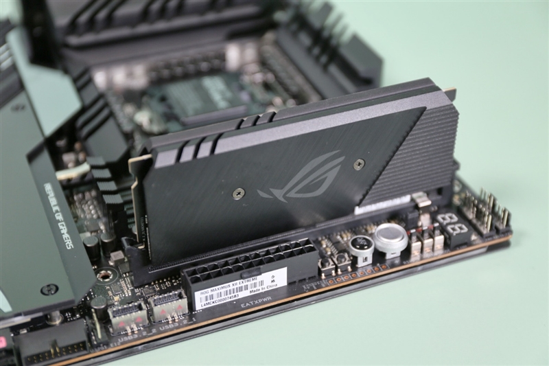 华硕ROGMAXIMUSXIIEXTREME主板评测：为什么它能值8999元