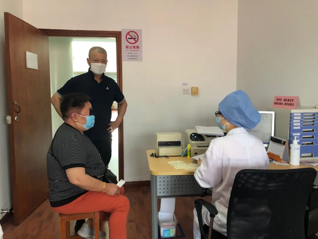 焗油后眼睛肿了,焗油过敏眼睛肿多长时间可以好