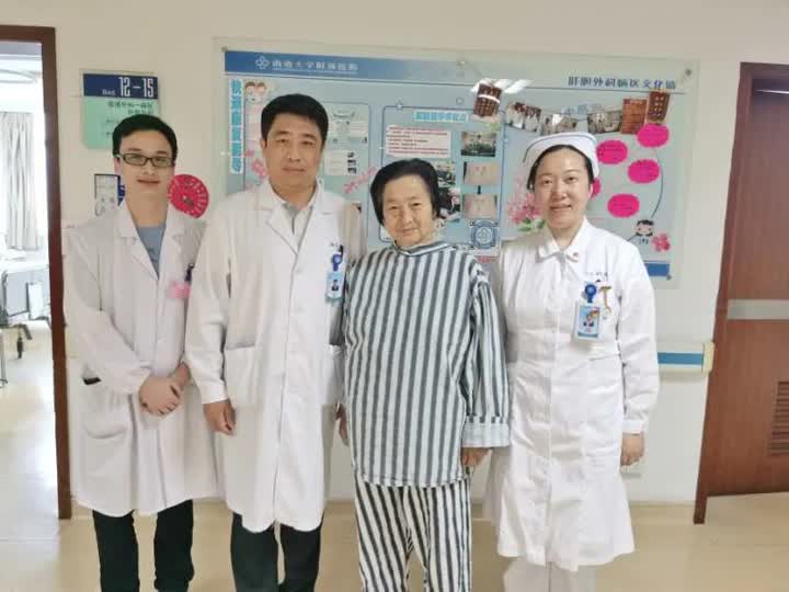 单孔腹腔镜手术王鹏,王鹏做手术