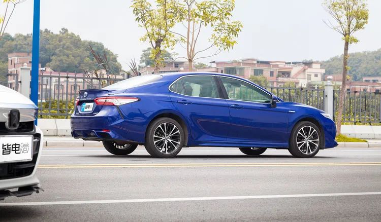 灵魂拷问:补贴6万,他真会把雅阁换成凯美瑞吗?