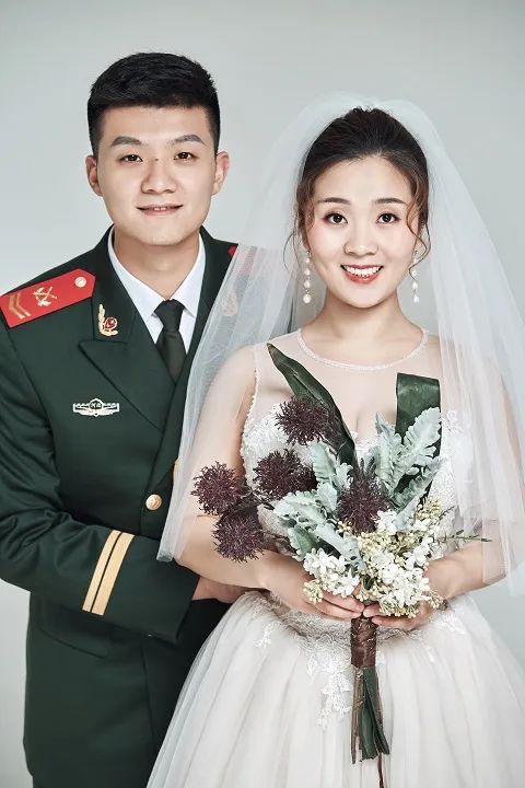 军娃对军爸的想念,军娃在军营唱我的爸爸