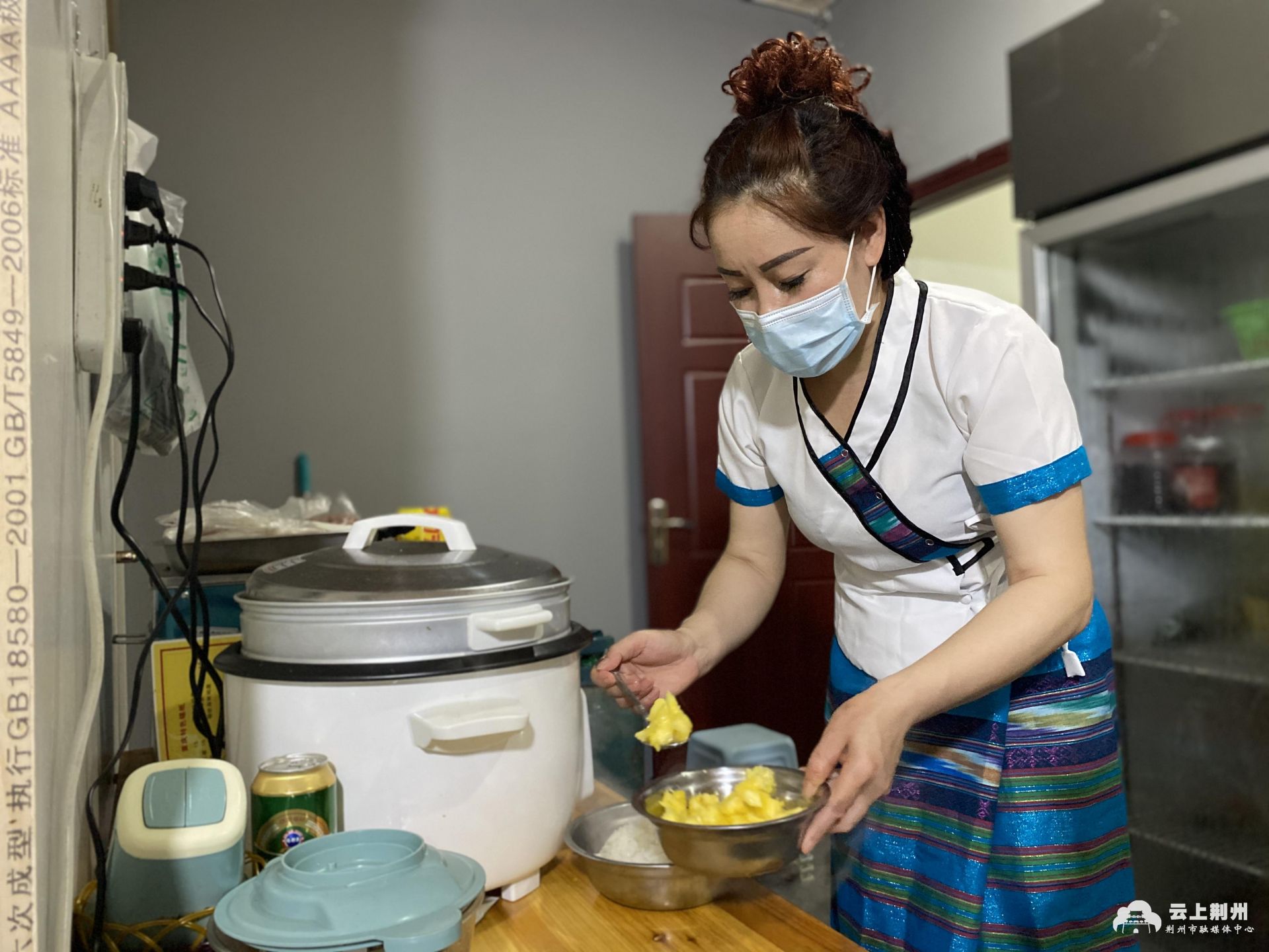 瞄准商机在荆州开店这名傣家妹子不简单