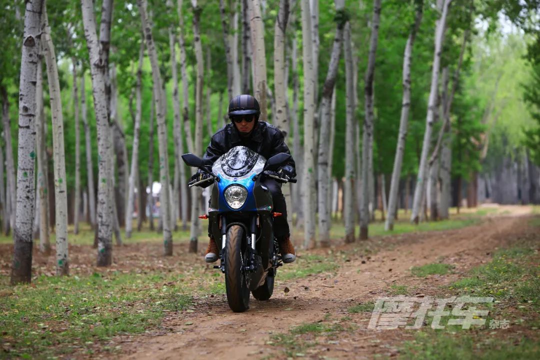 比亚乔liberty150车评,阿普利亚pagani150最帅改装