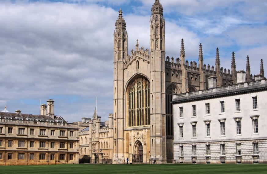 海外留学生太难了，打满全场打加时！一张经济舱机票炒到十万八万，留学产业疫发艰难，这类机场应火线加开国际航班