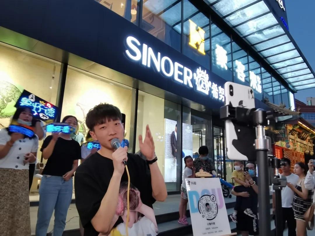 一夜之间都要去摆摊儿！已有网友晒出进货清单、地摊照，还有秘籍