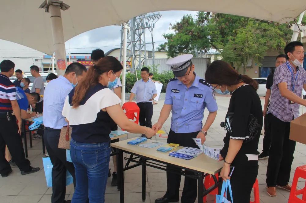 今天你戴头盔了吗安全标语,今天你戴头盔了吗海报