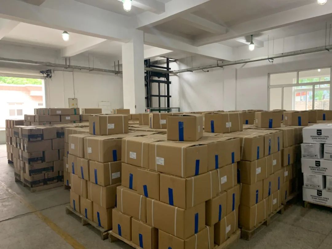 做了20年挂面出口数十个国家，萧山一家面条厂直呼“今年太难了！”他们生产的面条品质很好今起成本价在“每满生活”销售