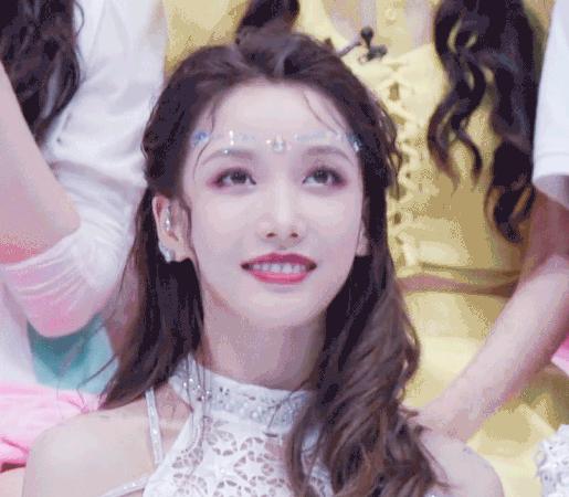 第一眼美女妆容可爱,第一眼美女惊艳妆容