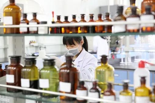 降糖药物二甲双胍有哪些作用,二甲双胍降糖药有什么危害