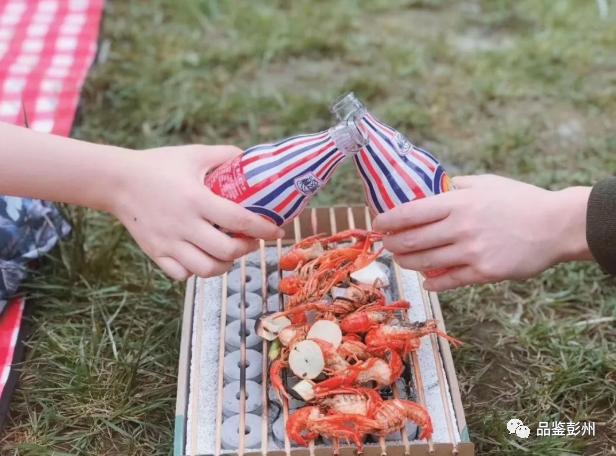 这是一幅堪比74个标准足球场大小的水墨画？彭友：来，做“画中人”