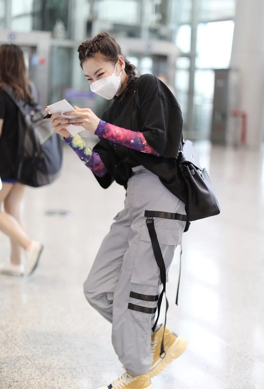 戚薇杨颖撞衫,戚薇撞衫江疏影