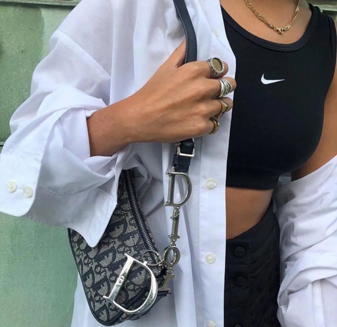 别追BM风了,今年做个NIKE女孩吧