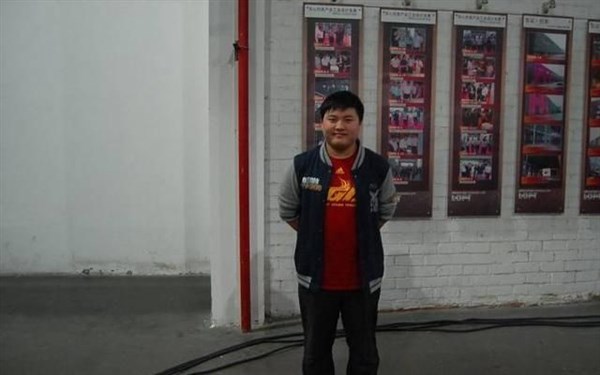 知名电竞选手uzi,uzi网吧视频