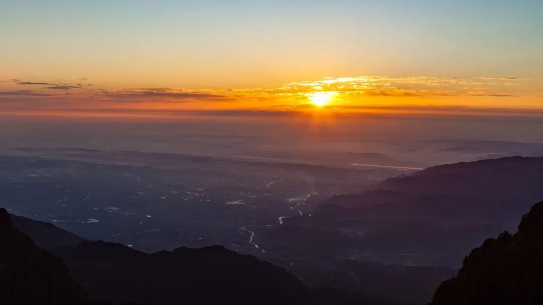 夏日登山看景,夏日峨眉山