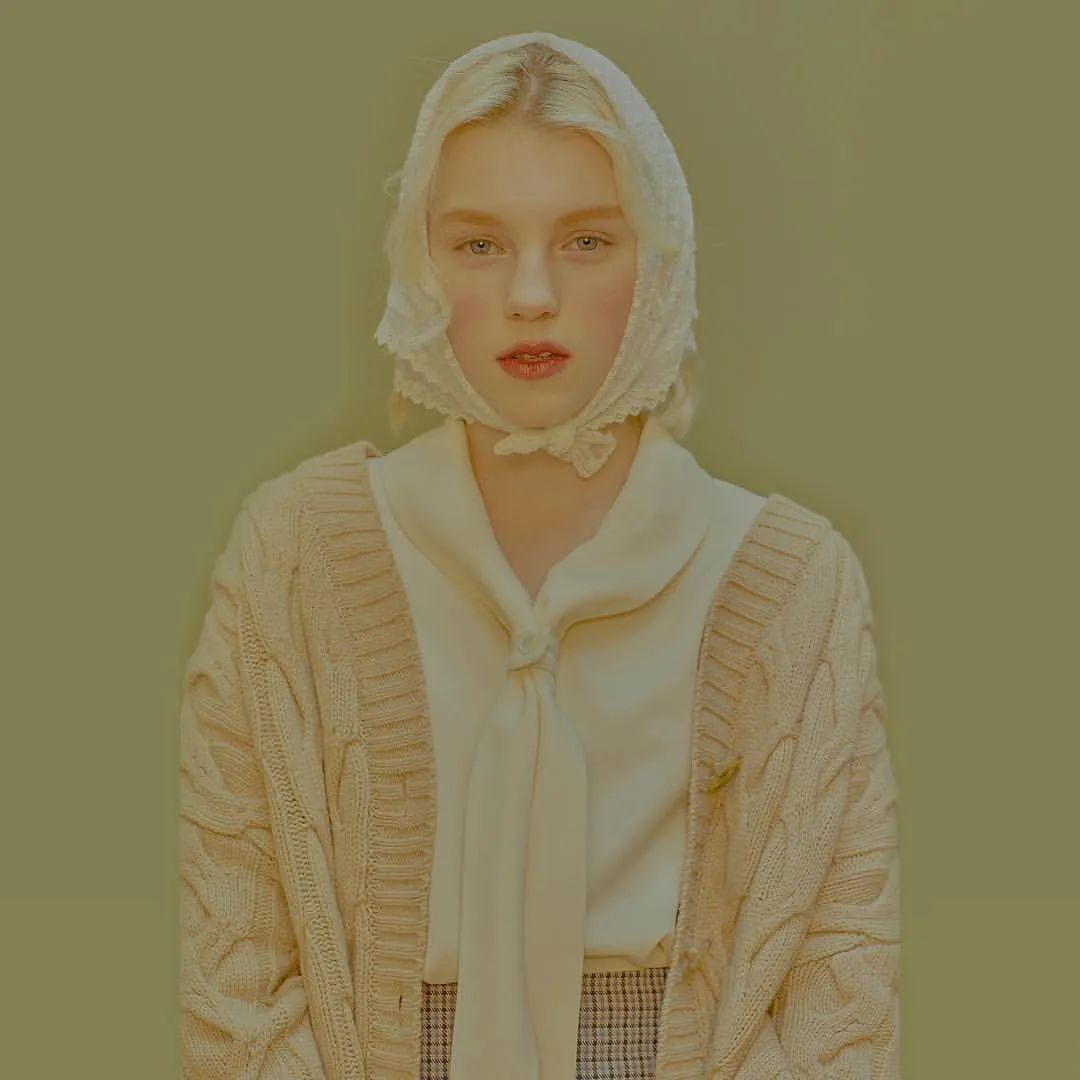 blackpink泫雅摆尾,blackpink全员观看泫雅舞台