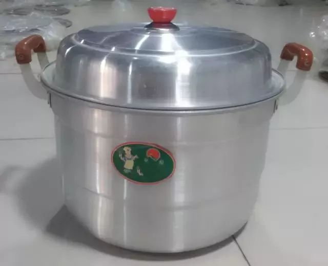 不粘锅铝锅和铁锅哪个好,铁锅不粘锅不锈钢锅哪种好用