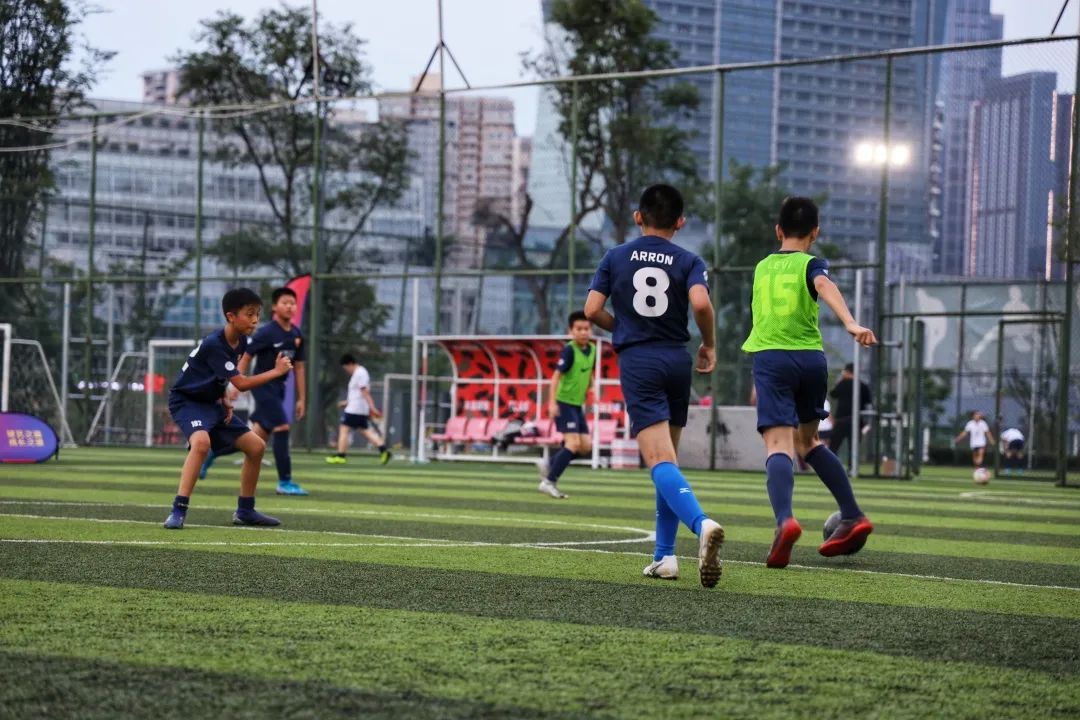 无边泳池、皮划艇湖区、室内篮球馆…原来成都高新的公园里有这么多运动空间！