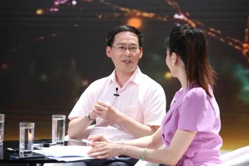 【神奇的中医】龚利：为什么颈椎病总在伏天找上门？